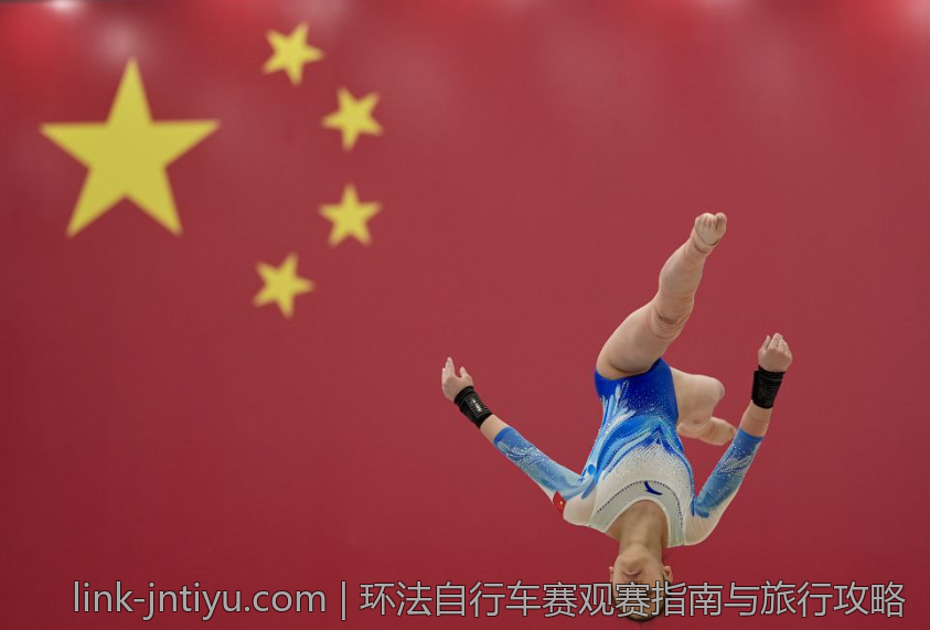 网球击球时身体姿势与重心转移关键